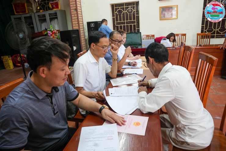 XÃ HƯNG ĐẠO TỔ CHỨC CHI TRẢ TIỀN BỒI THƯỜNG, HỖ TRỢ THU HỒI ĐẤT THỰC HIỆN DỰ ÁN XÂY DỰNG ĐƯỜNG GIAO THÔNG KẾT HỢP HỆ THỐNG THOÁT NƯỚC NGOÀI CỤM CÔNG NGHIỆP LÀNG NGHỀ TÂN HÒA- Ảnh 2.