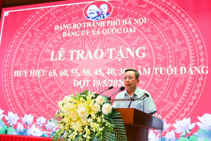Xã Quốc Oai trang trọng trao tặng Huy hiệu Đảng đợt 19/5 cho 37 đảng viên- Ảnh 11.