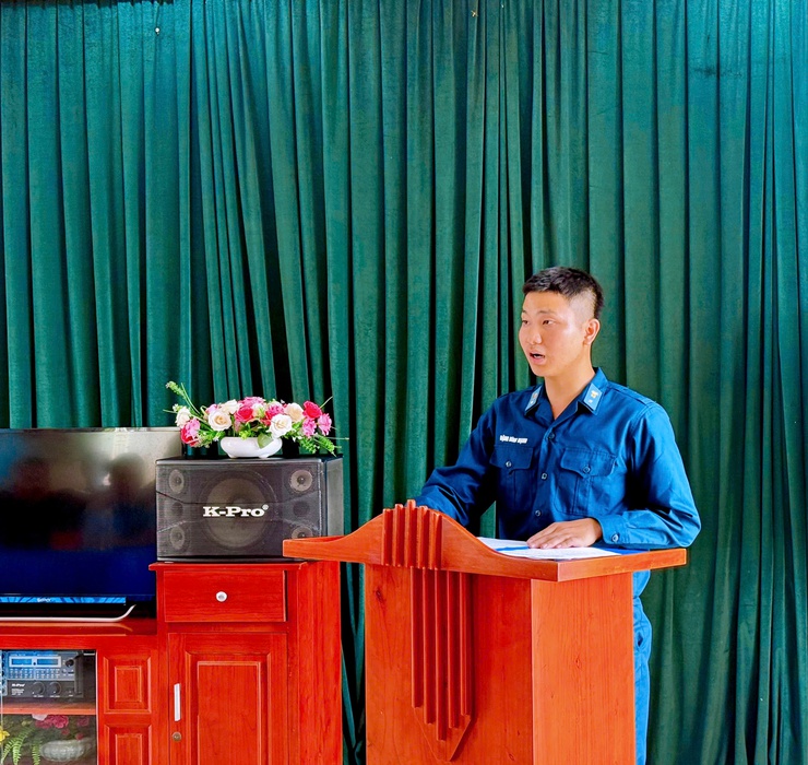 Lãnh đạo phường Thanh Liệt thăm, tặng quà tân binh tại Trung đoàn Bộ binh 692 và Sư đoàn Phòng không 361- Ảnh 7.