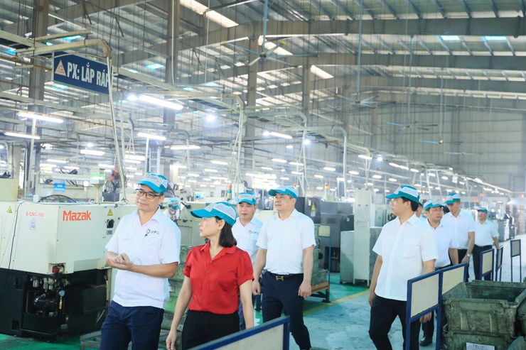 Đoàn kiểm tra số 02 của Đảng ủy xã Thư Lâm kiểm tra việc triển khai thực hiện Nghị quyết Đại hội Đảng các cấp tại Đảng bộ Công ty Cổ phần Xích líp Đông Anh- Ảnh 11.