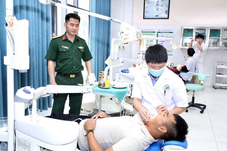 BCHQS xã Thư Lâm tổ chức khám sức khỏe tuyển chọn công dân tham gia lực lượng Dân quân thường trực- Ảnh 5.