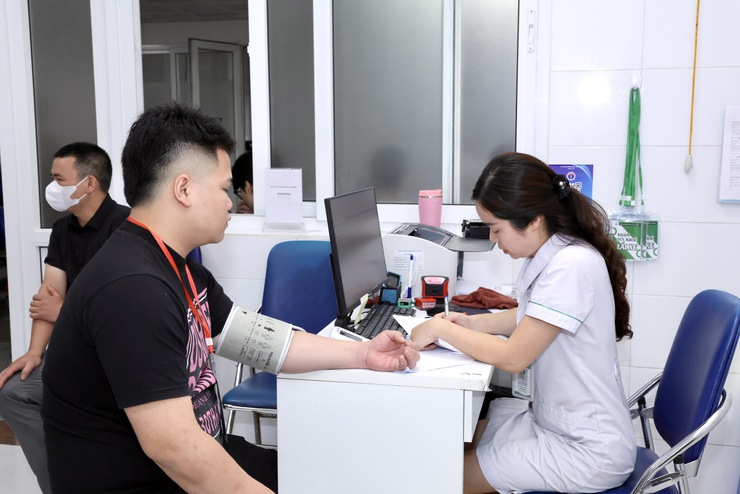 BCHQS xã Thư Lâm tổ chức khám sức khỏe tuyển chọn công dân tham gia lực lượng Dân quân thường trực- Ảnh 10.