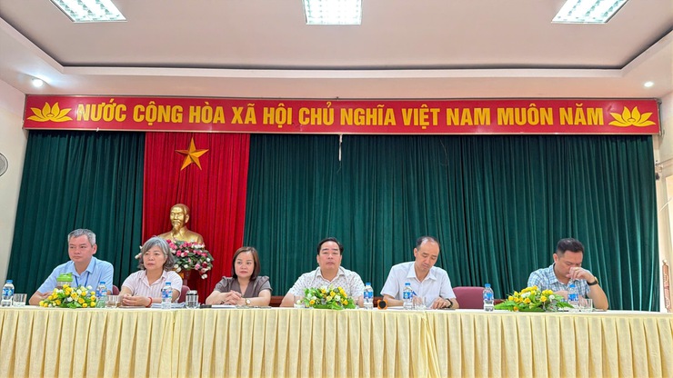 Thông qua chủ trương, chính sách thu hồi đất nằm trong dự án xây dựng đường vành đai 3.5 tại thôn Hữu Từ- Ảnh 2.
