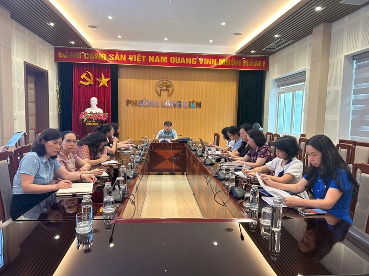 UBND phường Long Biên tham dự điểm cầu họp Ban Chỉ đạo Kỳ thi tốt nghiệp trung học phổ thông thành phố Hà Nội năm 2026 và Ban Chỉ đạo thi, tuyển sinh thành phố Hà Nội năm học 2026 - 2027 lần thứ hai- Ảnh 1.