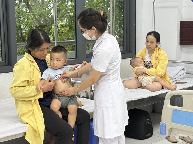 Chủ động phòng bệnh cho trẻ em trong mùa nắng nóng- Ảnh 1.