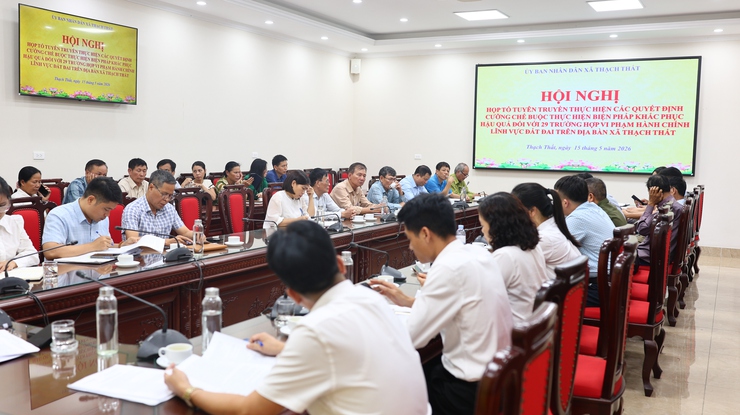 UBND xã Thạch Thất nghe báo cáo kết quả giải quyết thủ tục hành chính và họp triển khai tuyên truyền cưỡng chế 29 trường hợp vi phạm đất đai- Ảnh 2.