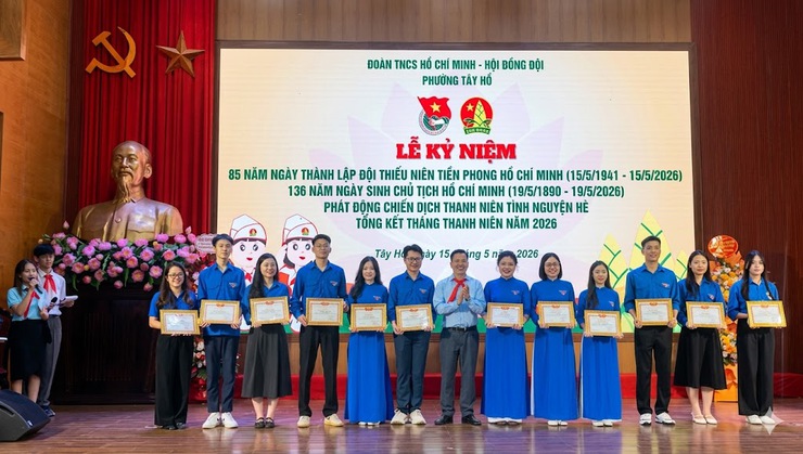 Đoàn Thanh niên Cộng sản Hồ Chí Minh phường Tây Hồ tổ chức lễ kỷ niệm 85 năm thành lập đội TNTP Hồ Chí Minh, phát động chiến dịch thanh niên tình nguyện hè và tổng kết tháng thanh niên năm 2026- Ảnh 5.
