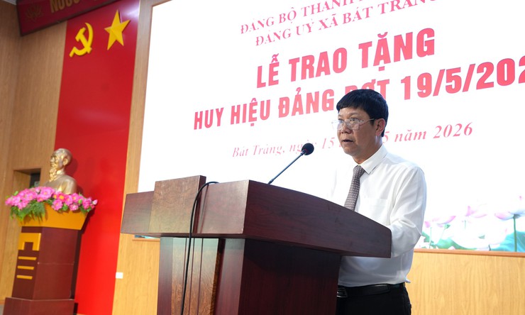 33 đảng viên xã Bát Tràng vinh dự nhận Huy hiệu Đảng đợt 19/5- Ảnh 4.