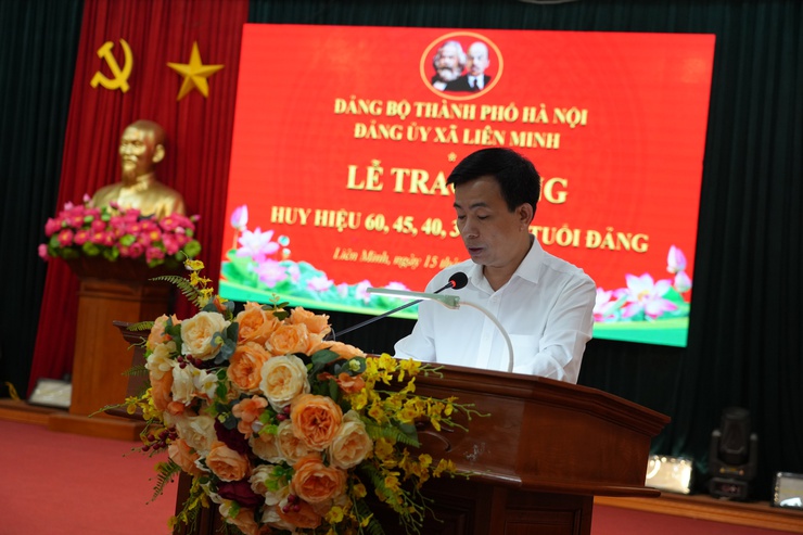Đảng ủy xã Liên Minh trao huy hiệu Đảng đợt 19/5/2026- Ảnh 2.