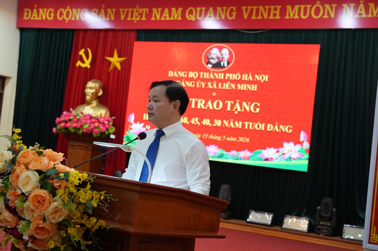 Đảng ủy xã Liên Minh trao huy hiệu Đảng đợt 19/5/2026- Ảnh 8.