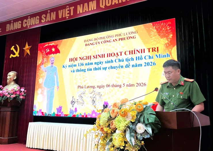 Đảng ủy Công an phường Phú Lương tổ chức Hội nghị sinh hoạt chính trị kỷ niệm 136 năm Ngày sinh Chủ tịch Hồ Chí Minh và thông tin thời sự chuyên đề năm 2026- Ảnh 1.