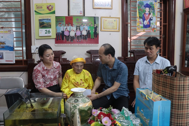 Xã Mỹ Đức ban hành kế hoạch tổ chức các hoạt động kỷ niệm 79 năm ngày Thương binh - Liệt sĩ ( 27/7/1947 - 27/7/2026)- Ảnh 1.