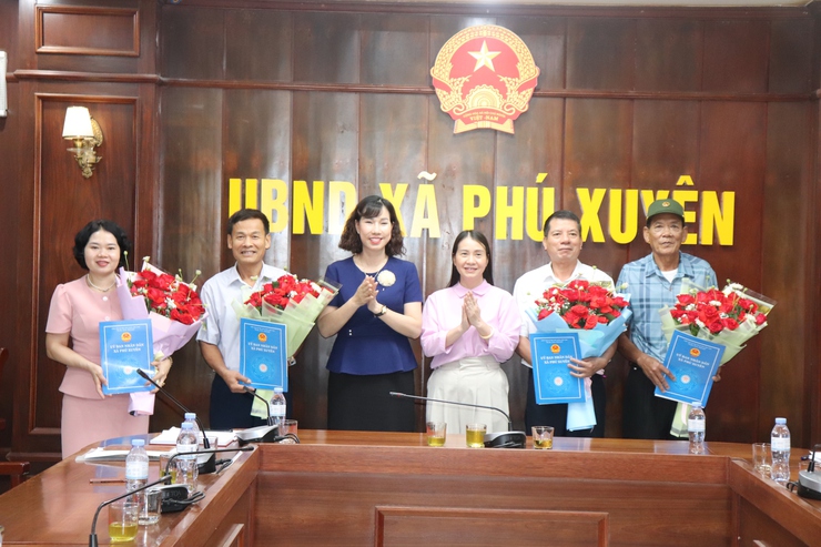 Hội nghị công bố và trao Quyết định công nhận Ban chấp hành lâm thời cho các tổ chức Hội- Ảnh 4.