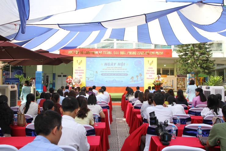 Phường Xuân Phương đẩy mạnh “trường học số” ngành giáo dục- Ảnh 2.