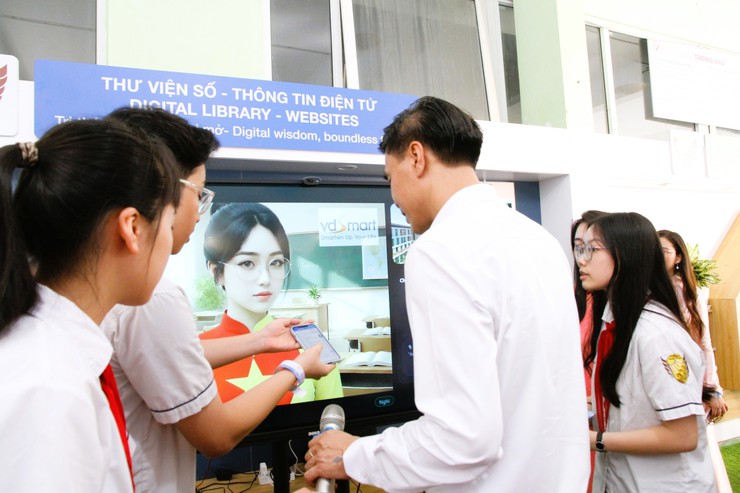 Phường Xuân Phương đẩy mạnh “trường học số” ngành giáo dục- Ảnh 5.