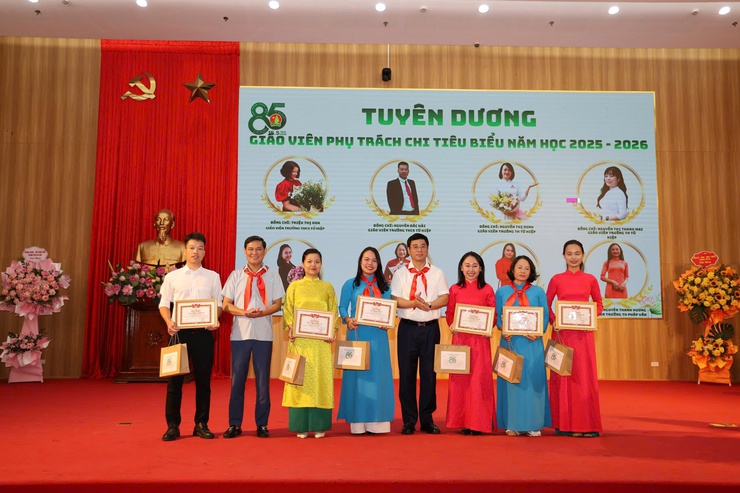 Đoàn Thanh niên – Hội đồng Đội phường Yên Sở long trọng tổ chức Lễ kỷ niệm 85 năm Ngày thành lập Đội TNTP Hồ Chí Minh (15/5/1941 – 15/5/2026)- Ảnh 4.