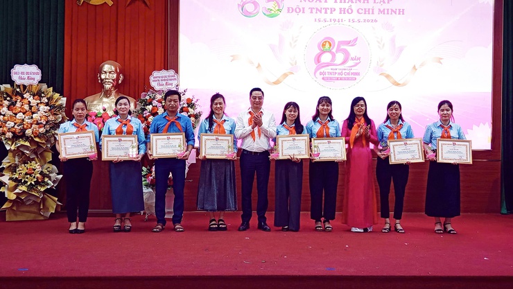 Tam Hưng: Sôi nổi chương trình kỷ niệm 85 năm thành lập Đội TNTP Hồ Chí Minh gắn với sân chơi trí tuệ cho thiếu nhi- Ảnh 9.