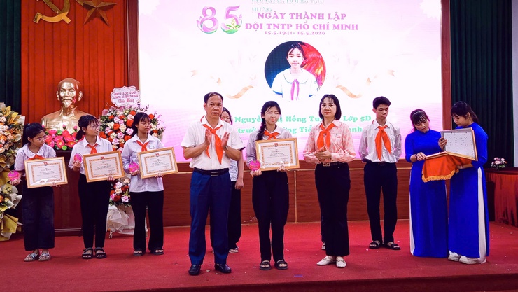 Tam Hưng: Sôi nổi chương trình kỷ niệm 85 năm thành lập Đội TNTP Hồ Chí Minh gắn với sân chơi trí tuệ cho thiếu nhi- Ảnh 11.