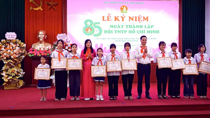 Tam Hưng: Sôi nổi chương trình kỷ niệm 85 năm thành lập Đội TNTP Hồ Chí Minh gắn với sân chơi trí tuệ cho thiếu nhi- Ảnh 10.