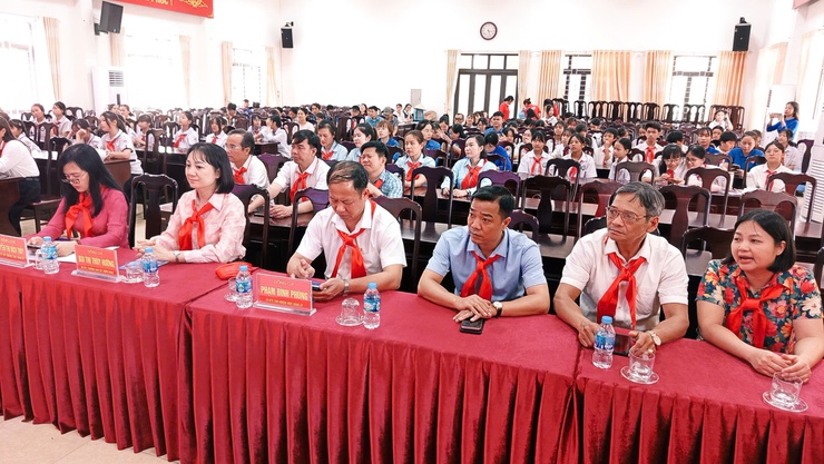 Tam Hưng: Sôi nổi chương trình kỷ niệm 85 năm thành lập Đội TNTP Hồ Chí Minh gắn với sân chơi trí tuệ cho thiếu nhi- Ảnh 4.