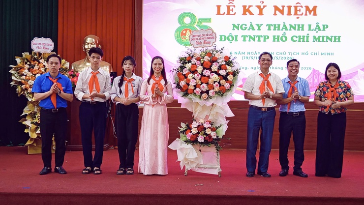 Tam Hưng: Sôi nổi chương trình kỷ niệm 85 năm thành lập Đội TNTP Hồ Chí Minh gắn với sân chơi trí tuệ cho thiếu nhi- Ảnh 2.