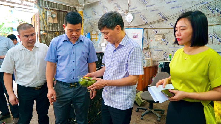 Đoàn kiểm tra liên ngành công tác an toàn thực phẩm số 1 của Thành phố làm việc với các phường Từ Liêm, Xuân Phương, Đại Mỗ và Tây Mỗ

- Ảnh 5.