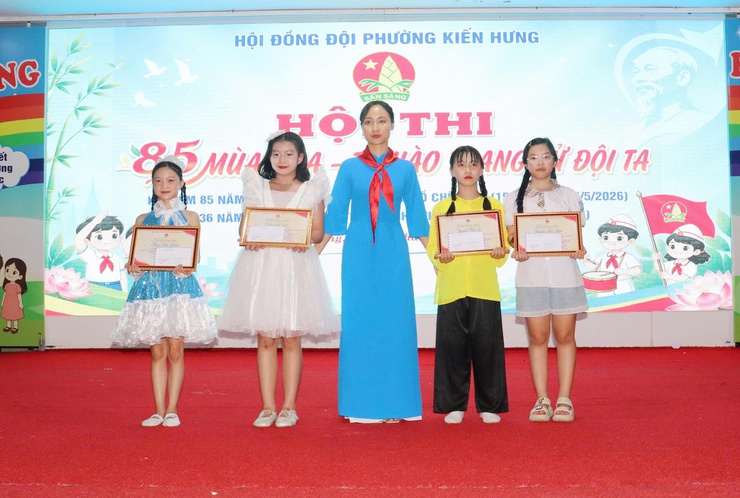 Thiếu nhi phường Kiến Hưng sôi nổi tham dự Hội thi “85 mùa hoa - Tự hào trang sử Đội ta”- Ảnh 2.