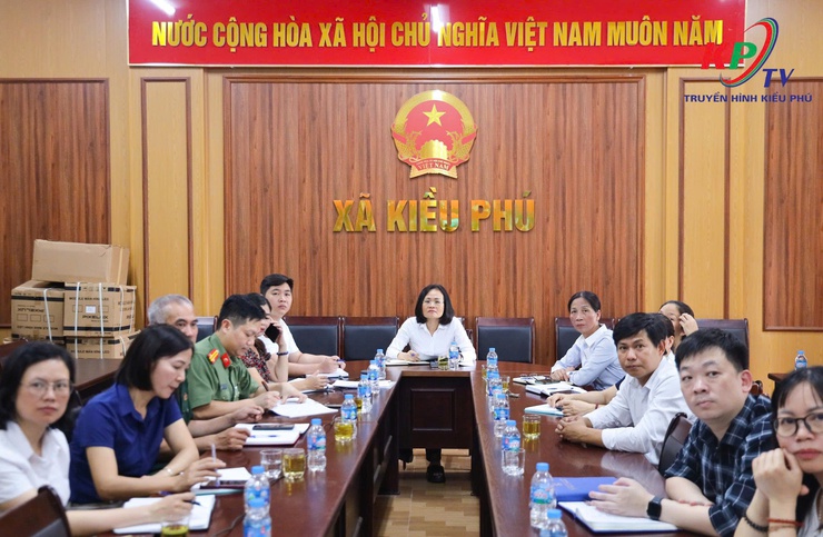 Hà Nội triển khai cuộc họp Ban Chỉ đạo Kỳ thi tốt nghiệp THPT thành phố Hà Nội năm 2026 và Ban Chỉ đạo thi, tuyển sinh thành phố Hà Nội năm học 2026-2027 lần thứ 2.- Ảnh 2.