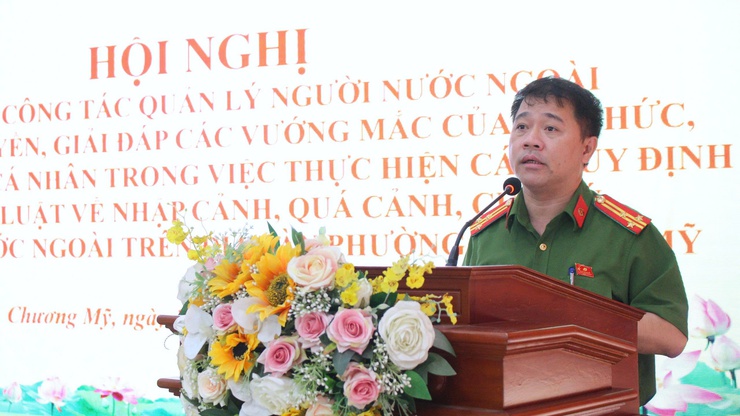 Công an phường Chương Mỹ tổ chức Hội nghị tập huấn công tác quản lý người nước ngoài và tuyên truyền, giải đáp vướng mắc trong thực hiện quy định pháp luật về xuất nhập cảnh- Ảnh 4.