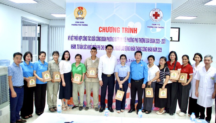 Phường Phú Thượng tổ chức ký kết phối hợp chăm sóc sức khỏe và khám miễn phí cho đoàn viên, người lao động nhân Tháng Công nhân năm 2026- Ảnh 4.