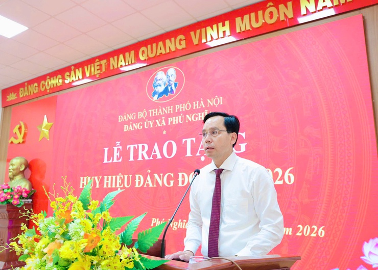 Đảng bộ xã Phú Nghĩa tổ chức Lễ trao tặng Huy hiệu Đảng đợt 19/5/2026- Ảnh 15.