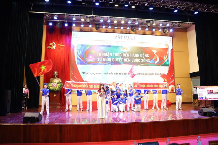 QUANG MINH TỔ CHỨC THÀNH CÔNG HỘI THI BÁO CÁO VIÊN, TUYÊN TRUYỀN VIÊN GIỎI NĂM 2026 VÀ TRAO GIẢI CUỘC THI CHÍNH LUẬN BẢO VỆ NỀN TẢNG TƯ TƯỞNG CỦA ĐẢNG- Ảnh 4.