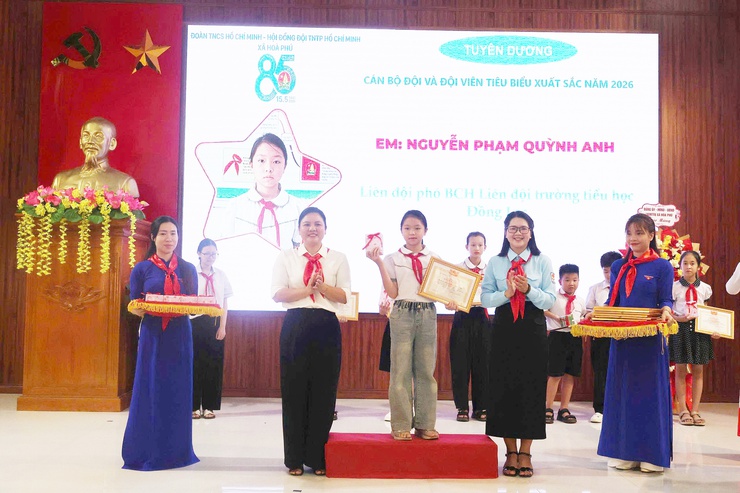 Lễ kỷ niệm 85 năm Ngày thành lập Đội và chung khảo Hội thi Vẽ tranh "Thiếu nhi Hoà Phú - Vững bước tiến vào kỷ nguyên mới"- Ảnh 16.