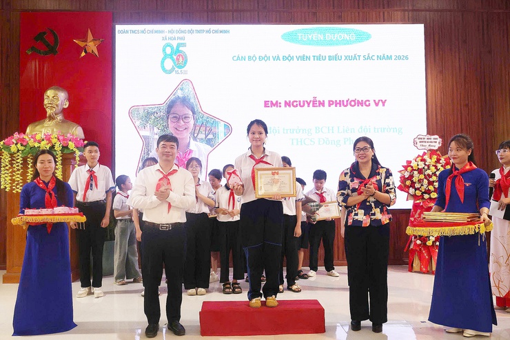 Lễ kỷ niệm 85 năm Ngày thành lập Đội và chung khảo Hội thi Vẽ tranh "Thiếu nhi Hoà Phú - Vững bước tiến vào kỷ nguyên mới"- Ảnh 8.