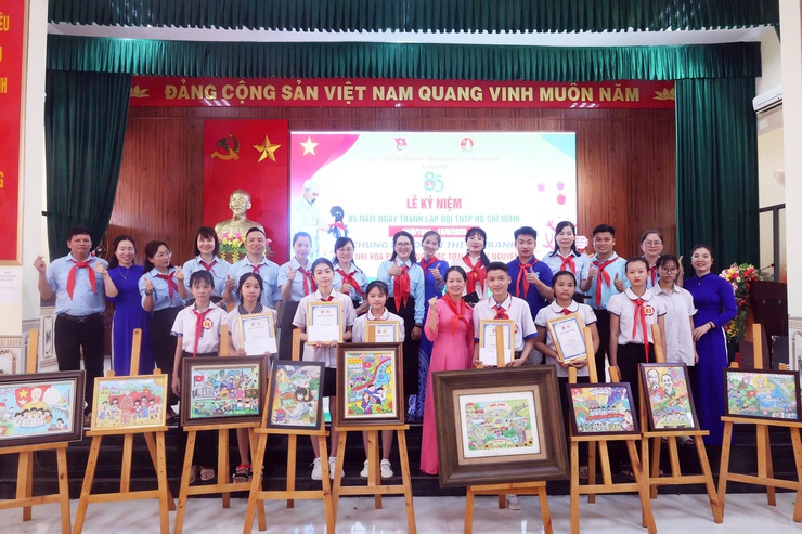 Lễ kỷ niệm 85 năm Ngày thành lập Đội và chung khảo Hội thi Vẽ tranh "Thiếu nhi Hoà Phú - Vững bước tiến vào kỷ nguyên mới"- Ảnh 28.
