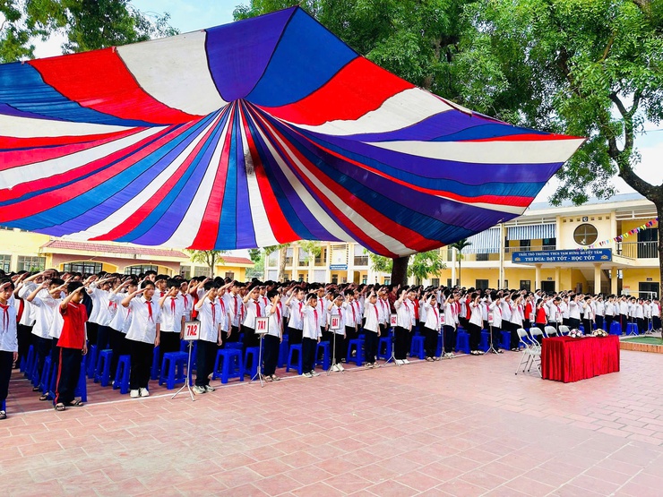 THCS Tam Hưng sôi nổi chuỗi hoạt động chào mừng 85 năm Ngày thành lập Đội TNTP Hồ Chí Minh và 136 năm Ngày sinh Chủ tịch Hồ Chí Minh- Ảnh 5.