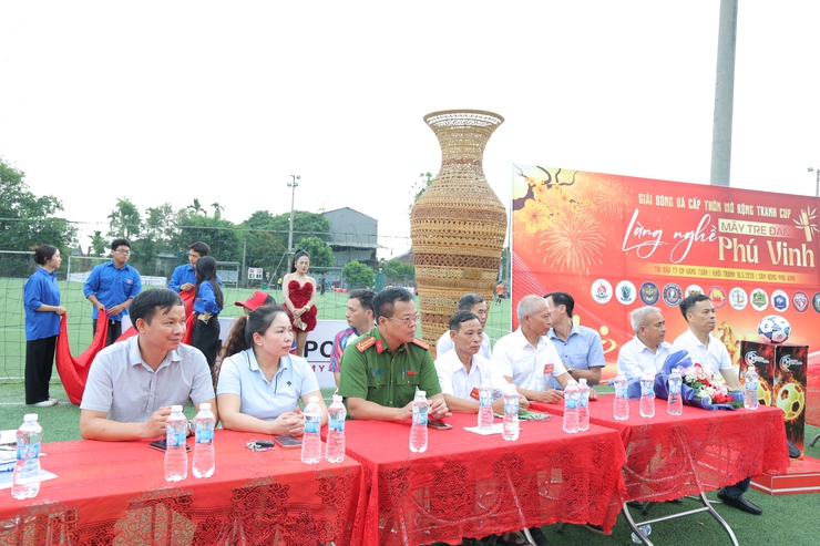 Phú Nghĩa: Khai mạc Giải bóng đá tranh cúp Làng nghề mây tre đan Phú Vinh năm 2026- Ảnh 5.
