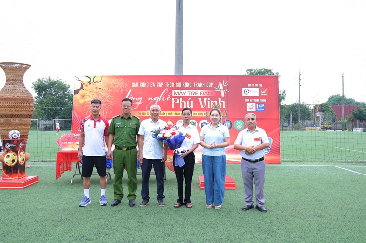 Phú Nghĩa: Khai mạc Giải bóng đá tranh cúp Làng nghề mây tre đan Phú Vinh năm 2026- Ảnh 6.