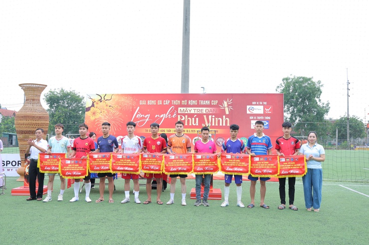 Phú Nghĩa: Khai mạc Giải bóng đá tranh cúp Làng nghề mây tre đan Phú Vinh năm 2026- Ảnh 7.