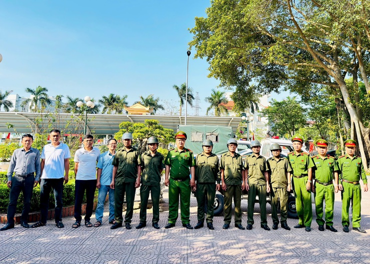 “Không có vùng cấm, không có ngoại lệ" trong xử lý "điểm nghẽn" trật tự đô thị ở Nam Phù- Ảnh 1.