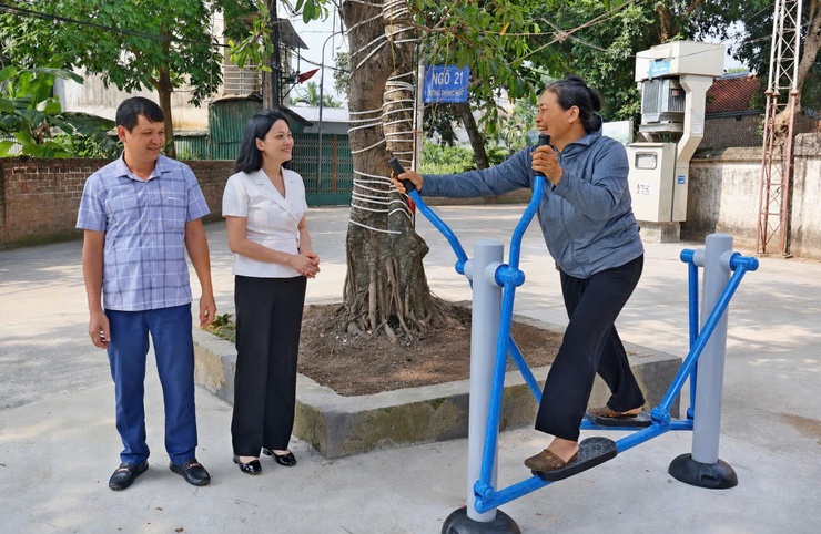 MTTQ xã Đoài Phương ra mắt công trình sân vui chơi, tập luyện TDTT chào mừng thành công Đại hội đại biểu toàn quốc MTTQ Việt Nam lần thứ XI


- Ảnh 3.