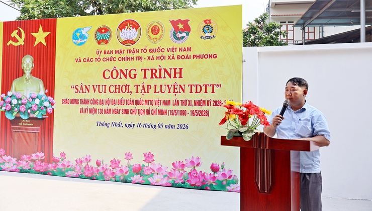 MTTQ xã Đoài Phương ra mắt công trình sân vui chơi, tập luyện TDTT chào mừng thành công Đại hội đại biểu toàn quốc MTTQ Việt Nam lần thứ XI


- Ảnh 1.