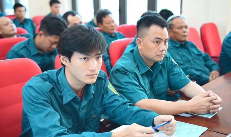 Xã Dương Hoà huấn luyện lực lượng dân quân cơ động năm 2026 - Ảnh 4.