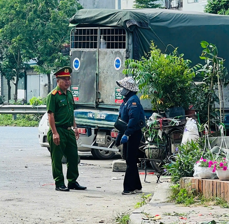 “Không có vùng cấm, không có ngoại lệ" trong xử lý "điểm nghẽn" trật tự đô thị ở Nam Phù- Ảnh 2.