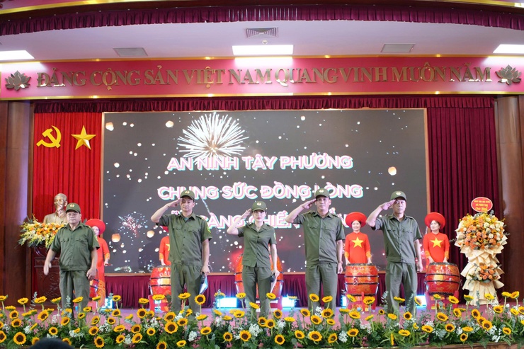 SÔI NỔI HỘI THI “LỰC LƯỢNG THAM GIA BẢO VỆ AN NINH, TRẬT TỰ Ở CƠ SỞ GIỎI” CỤM THI SỐ 15 - THÀNH PHỐ HÀ NỘI NĂM 2026 - Ảnh 4.