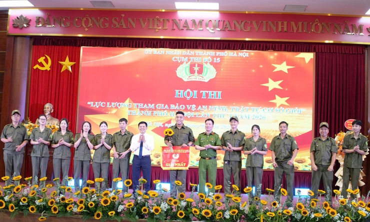 SÔI NỔI HỘI THI “LỰC LƯỢNG THAM GIA BẢO VỆ AN NINH, TRẬT TỰ Ở CƠ SỞ GIỎI” CỤM THI SỐ 15 - THÀNH PHỐ HÀ NỘI NĂM 2026 - Ảnh 7.