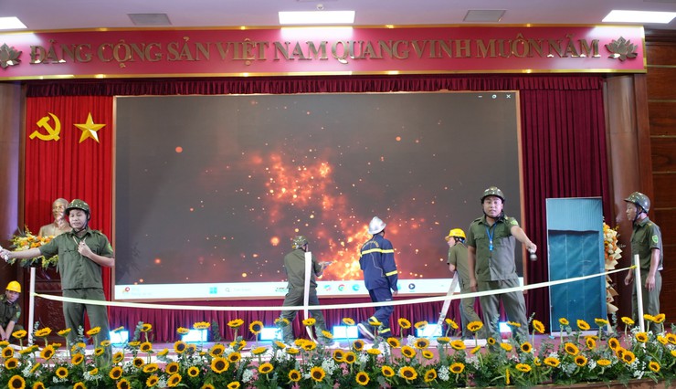 SÔI NỔI HỘI THI “LỰC LƯỢNG THAM GIA BẢO VỆ AN NINH, TRẬT TỰ Ở CƠ SỞ GIỎI” CỤM THI SỐ 15 - THÀNH PHỐ HÀ NỘI NĂM 2026 - Ảnh 6.