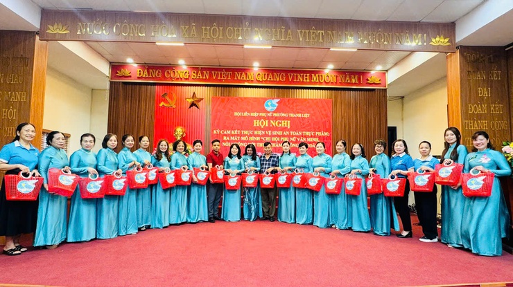 Hội LHPN phường Thanh Liệt: Ký cam kết thực hiện vệ sinh an toàn thực phẩm- Ảnh 9.