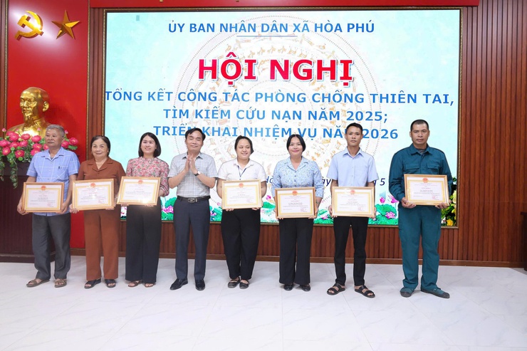 Xã Hòa Phú: Tổ chức Hội nghị tổng kết công tác phòng, chống thiên tai và tìm kiếm cứu nạn năm 2025; triển khai nhiệm vụ năm 2026- Ảnh 9.