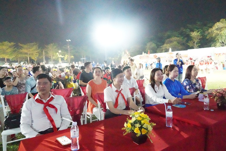 Liên hoan văn nghệ “85 mùa hoa – Đội ta lớn lên cùng đất nước”- Ảnh 7.